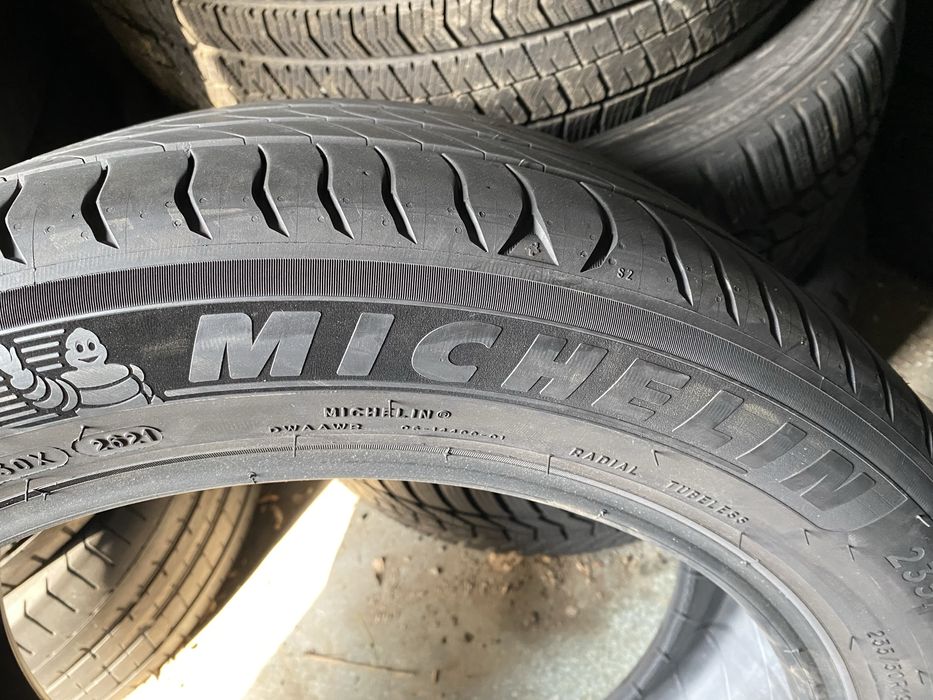 Шины 235/50/19 пара бу мишлен