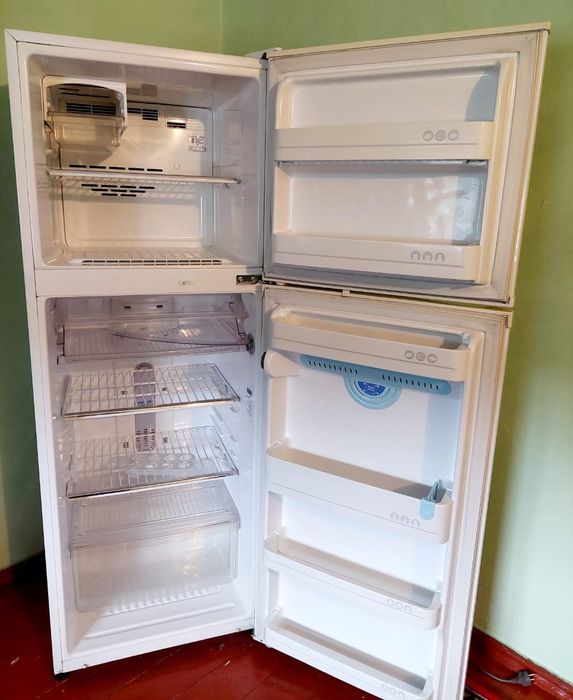 Холодильник LG двух камерный