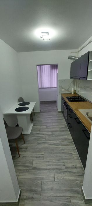 Apartament 3 camere pentru închiriat