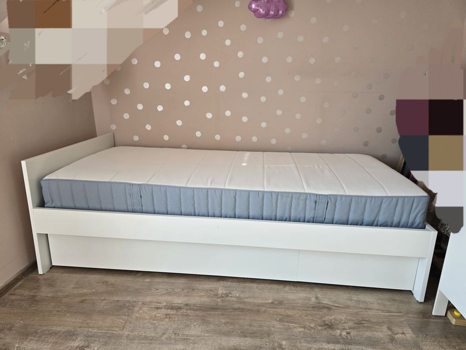 Pat de o persoana Ikea Vihals cu saltea 90x200