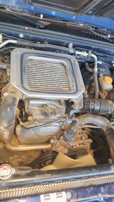 Vând motor Nissan Navara d22