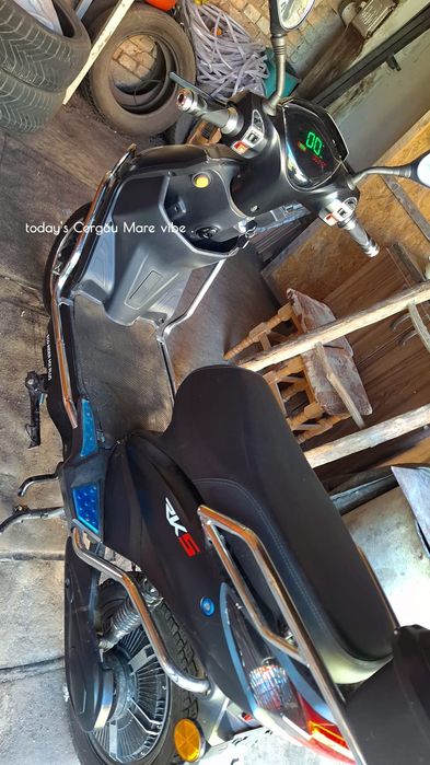 Vând scuter electric Eco Rider Mx Plus...