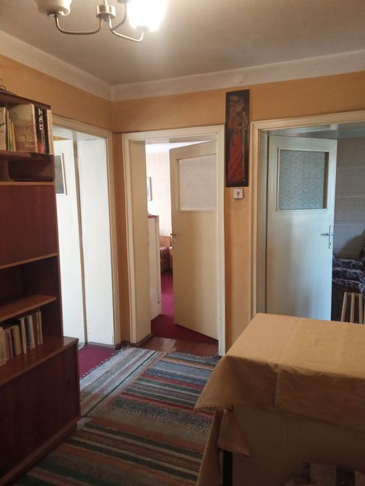 Продавам  етаж от къща