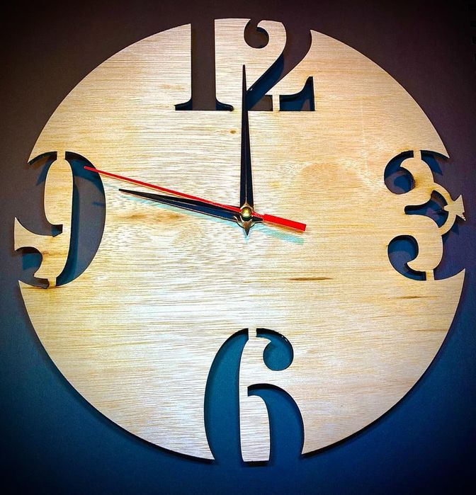 Realizam ceasuri,brelocuri,bijuterii din lemn personalizate