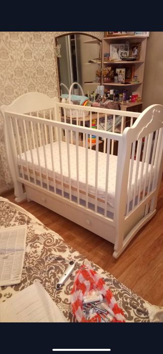 Детский манеж с матрасом