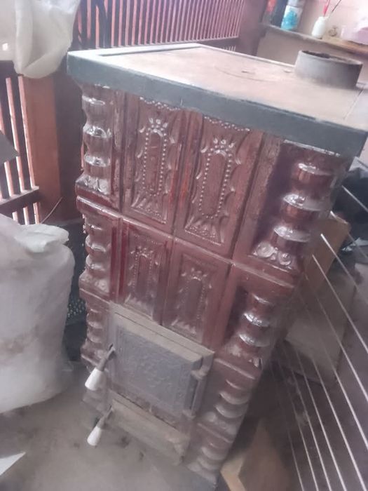 Vând soba de teracota 1000 de lei