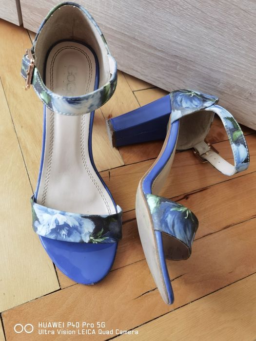 Дамски сандали. Няколко модела.