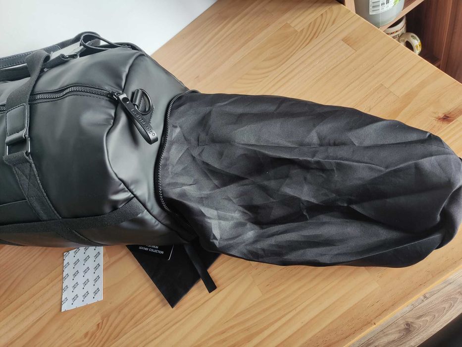 In stoc voiaj, geanta sport Mont Blanc, piele