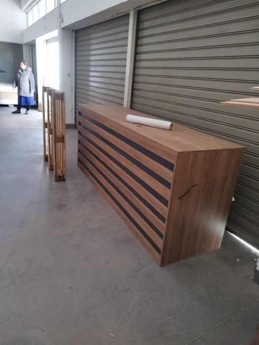 Стелажи за магазин