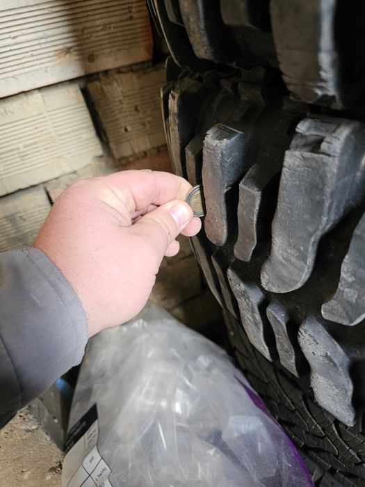 Продавам гуми за кал