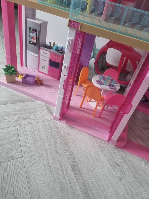Vând casă de pupuși Barbie originală