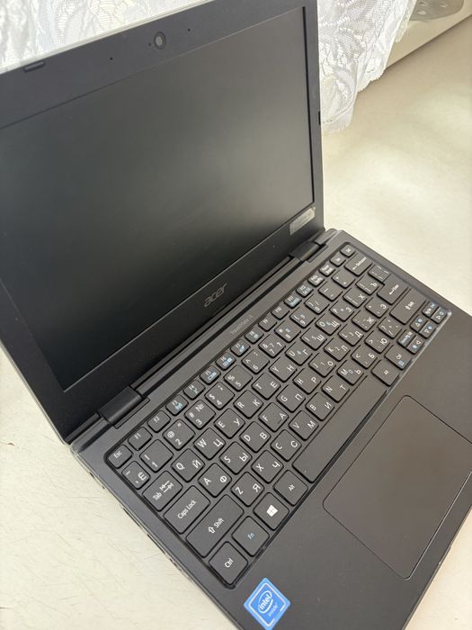 acer travelmate b 118-M