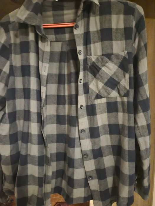 Различни карирани ризи от teranova, bershka и pull and bear