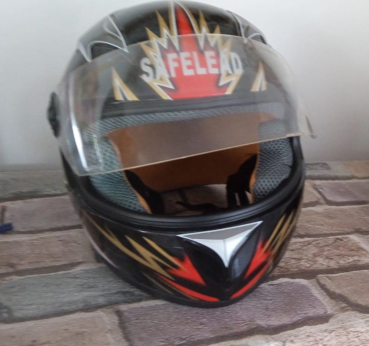 Продам шлемы новые