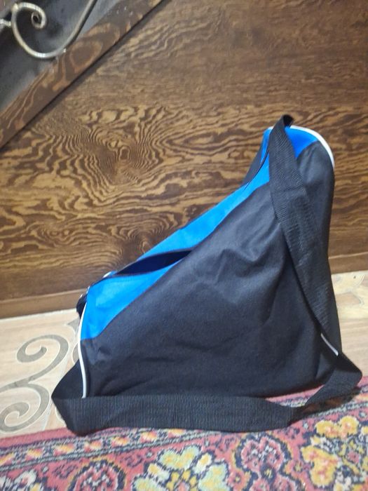 Хоккейные коньки и сумка