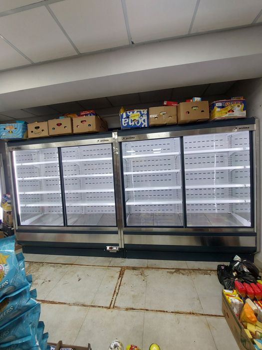 Витрина холодильник ешикли