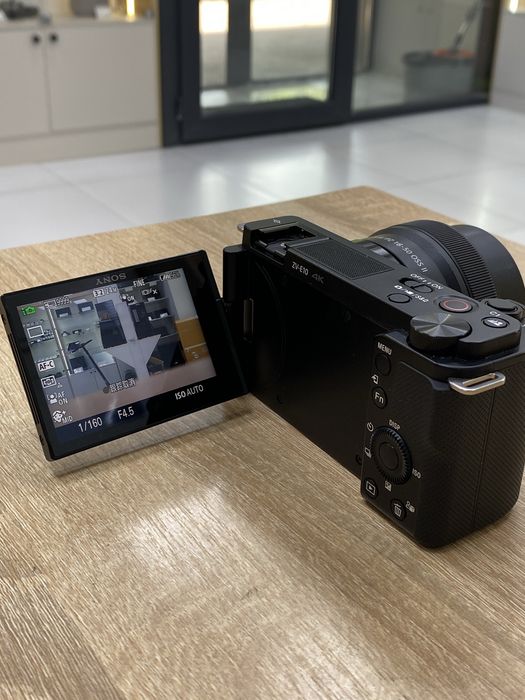 Sony ZV-E10 1gen (p25)