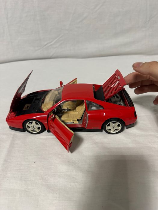 Machetă Bburago Ferrari 348 tb (1989) – Scara 1:18 (Made in Italy)