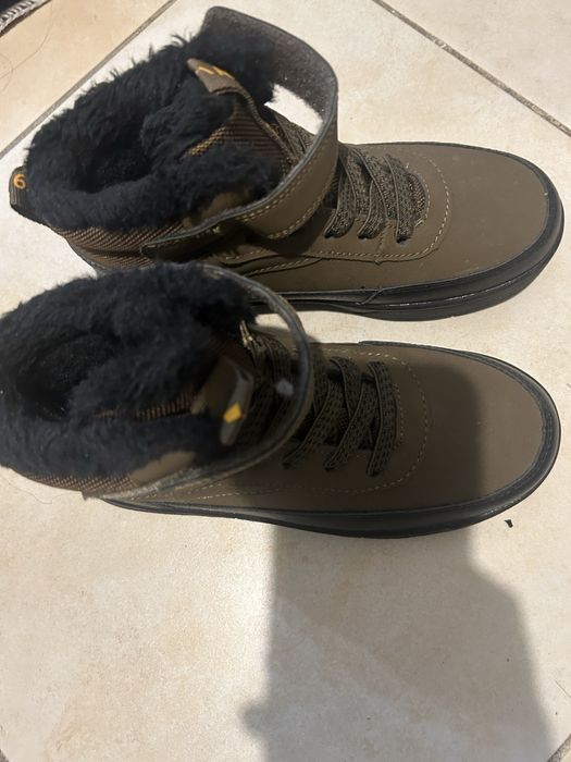 Продам обувь детскую