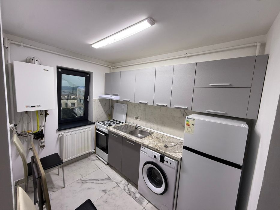 Vând apartament total renovat , mobilat si utilat
