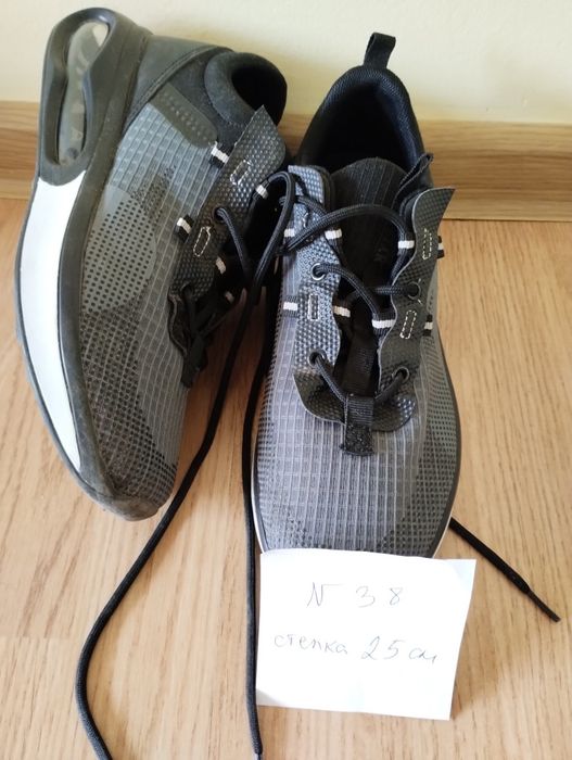 Продавам маратонки няколко размера