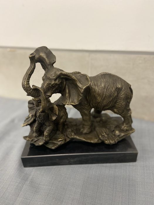 Elefanti ,bronz masiv 22/23 cm