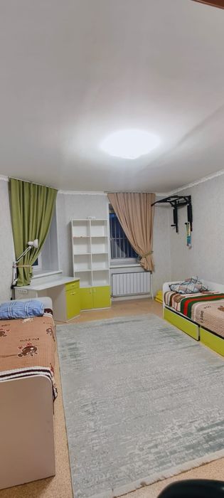 Сдам двухкомнатную квартиру на длительный срок.