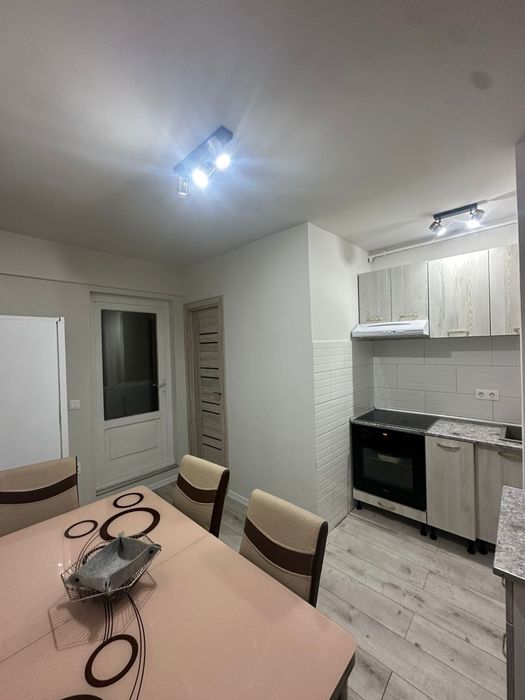 Inchiriez apartament cu 2 camere !!