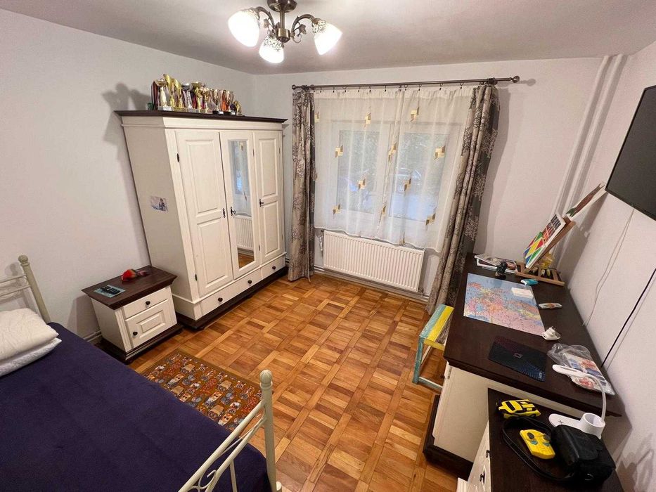 Proprietar vand ap cu 3 -4 cam in Mircea cel Batran
