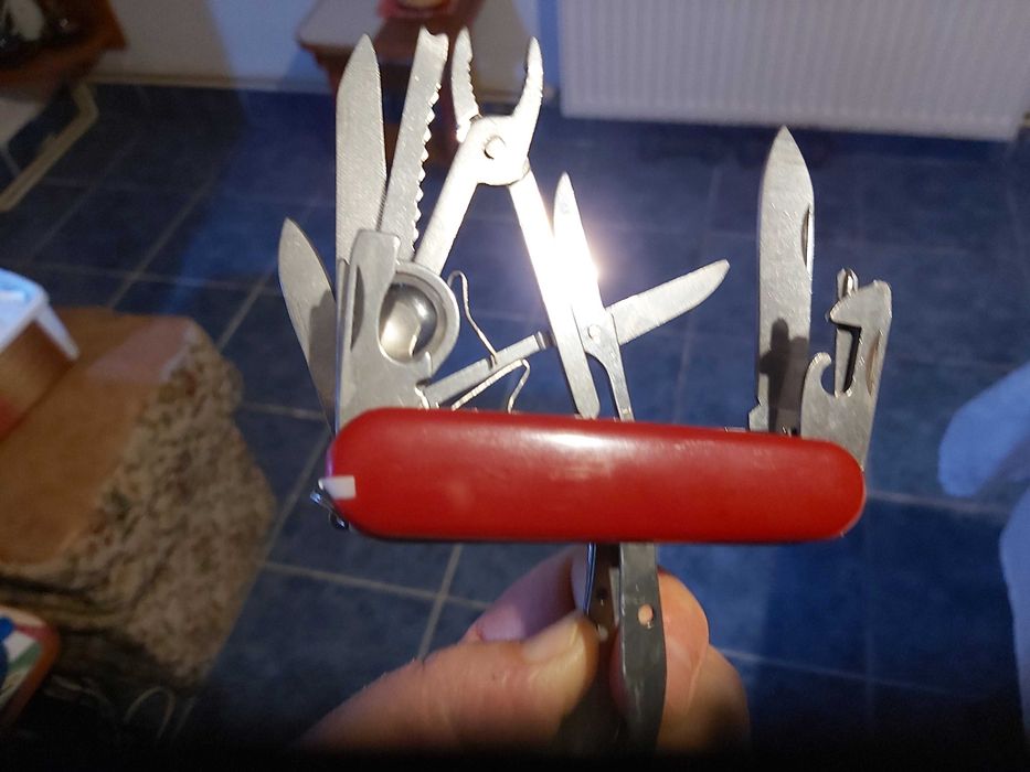 Briceag multifunctional