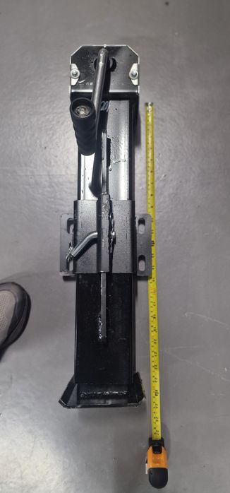 Picior sprijin remorca 8  tone cu reductor foarte calitativ si solid p