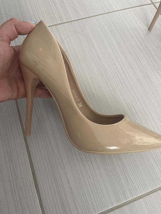 Pantofi eleganti cu toc