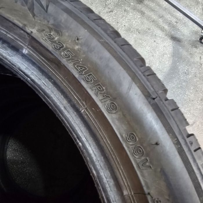 2x 235/45/19 M+S BRIDGESTONE 2023 Stare excelentă