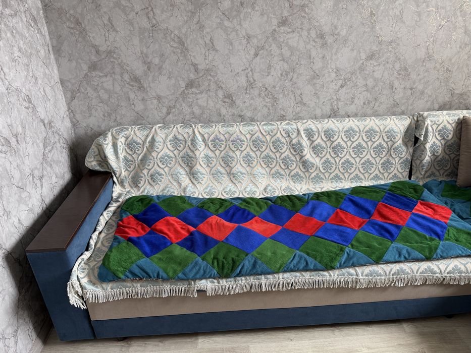 Диван,4 жастығымен сатылады