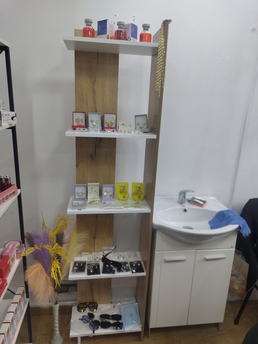 Стелаж для бутика для дома