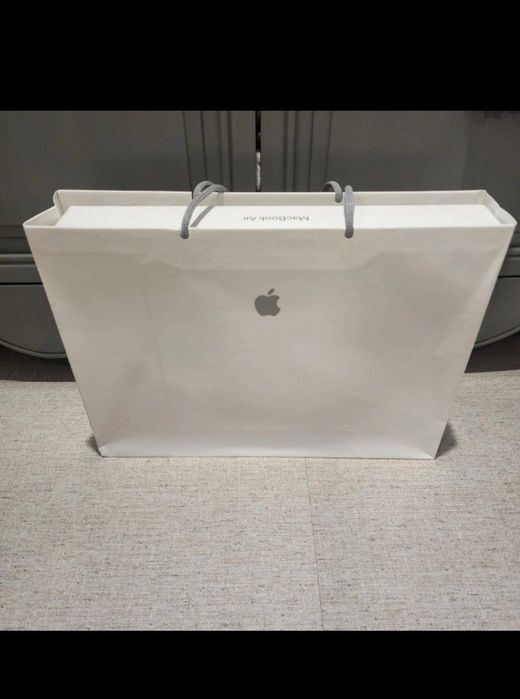 Macbook Air M3 LLA 15 dyum  16GB/512GB full box sotiladi