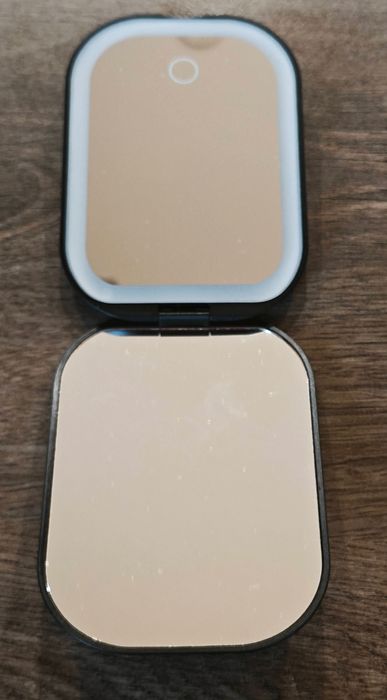 Мини огледало с лед лампа