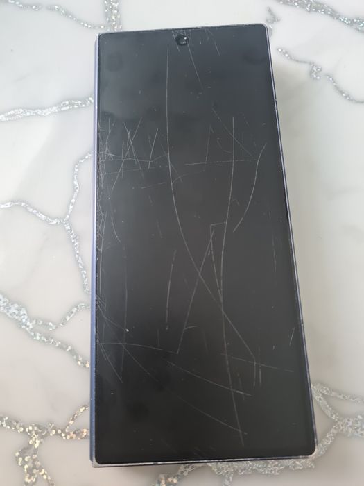 Samsung Z fold 6 256gb(мелки пятно)