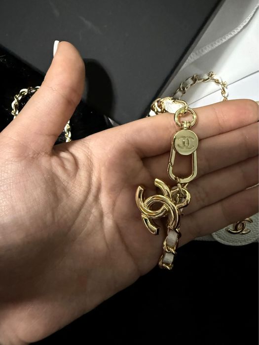 Чанта черна бяла и бежова мини chanel