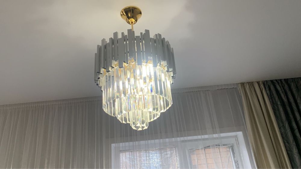 Продам три люстры в зал/гостиную