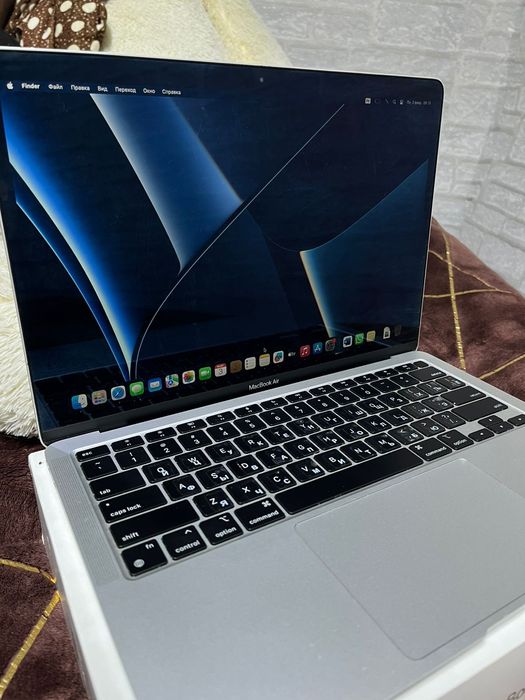 Продам макбука 13