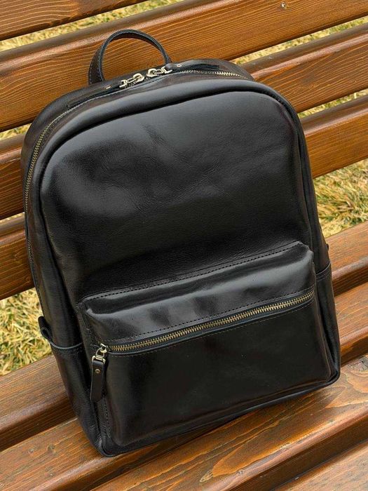 Rucsac pentru laptop fabricat din piele naturală lucioasă. Rucsac din piele naturală. Rucsac pentru laptop. Leather laptop backpack