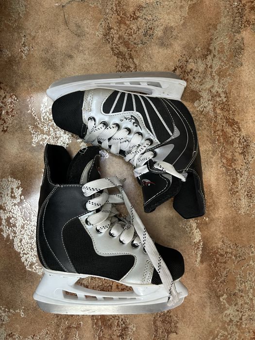 Продам коньки 41-37