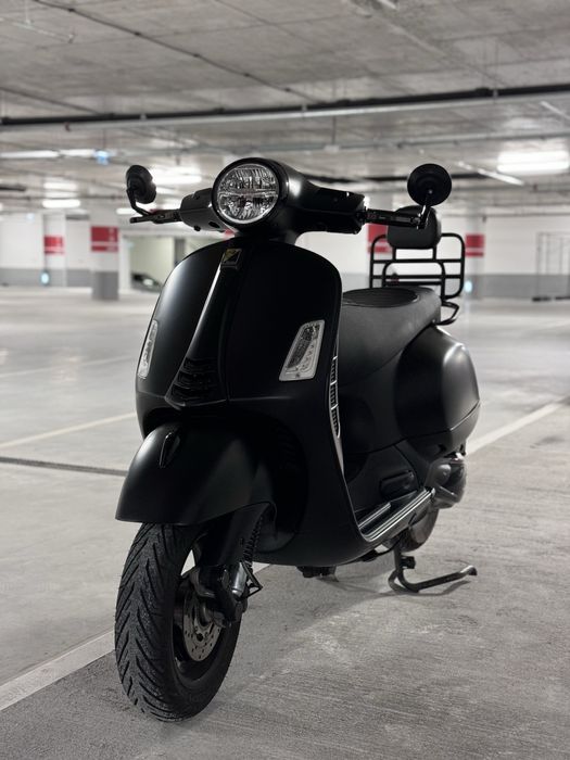 Vespa GTS Super 300 Notte Edition
