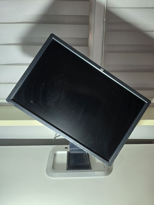 Монитор HP LP2475w