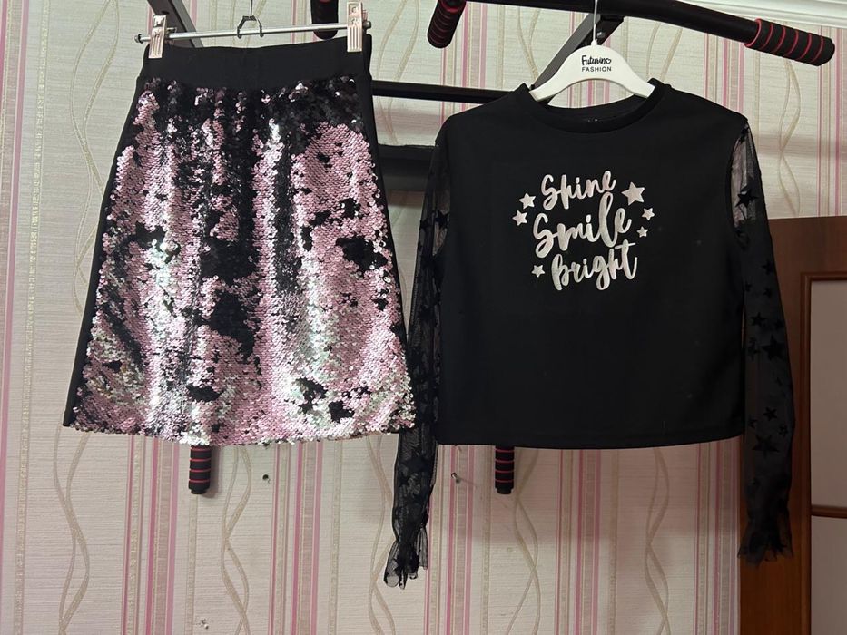 Платья нарядные,костюмы,юбки.