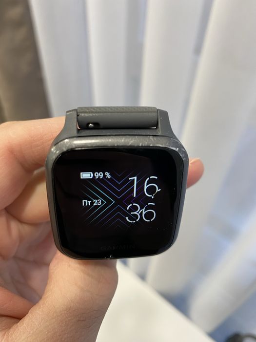Смарт часы Garmin Venu sq