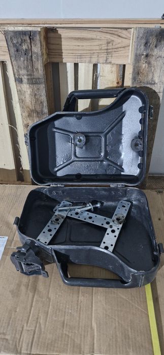 Метален куфар "туба 10л"