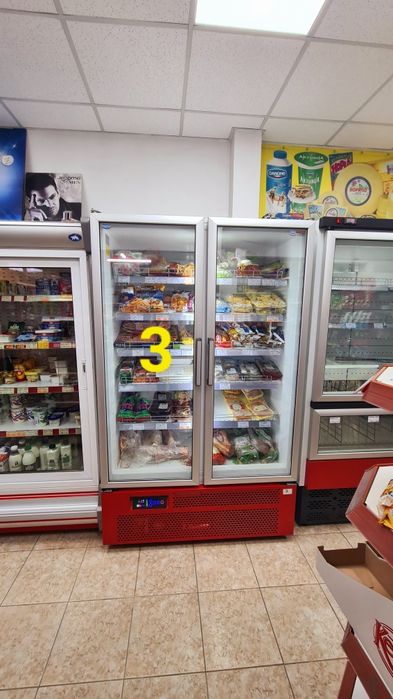 Хладилна витрина