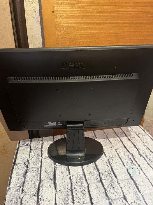 Монитор в хорошем состоянии